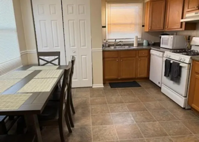 Holiday home Charming 3 Bed 1 Story Near Naval Base *