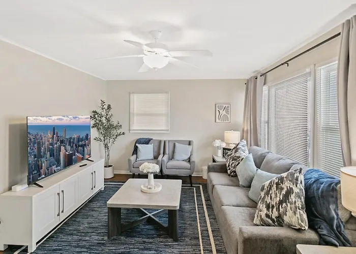 Charming 3 Bed 1 Story Near Naval Base *