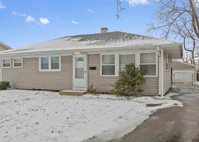Charming 3 Bed 1 Story Near Naval Base